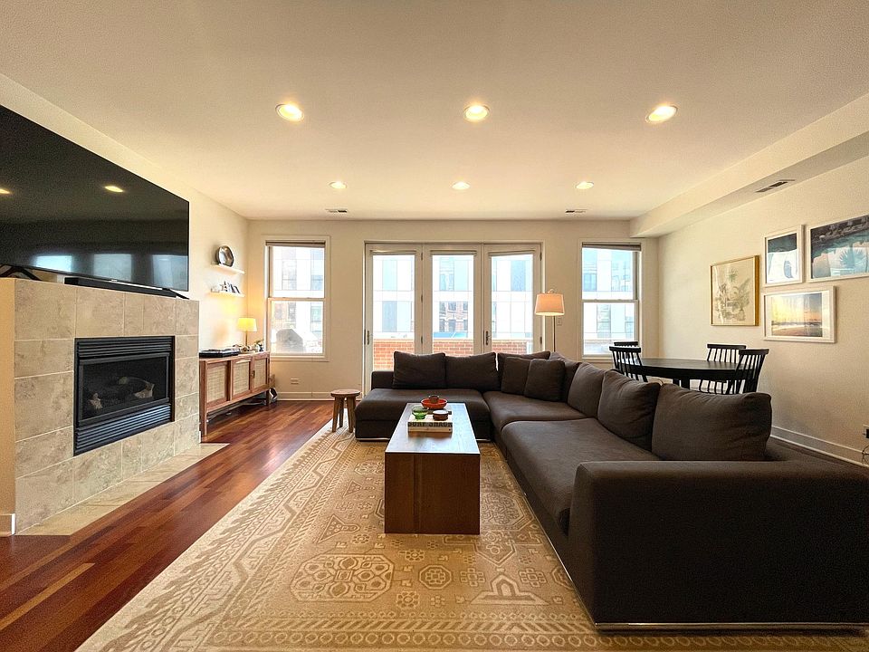 1st image of 1240 N Milwaukee Ave #2