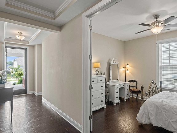 4th image of 1027 Nickelby St