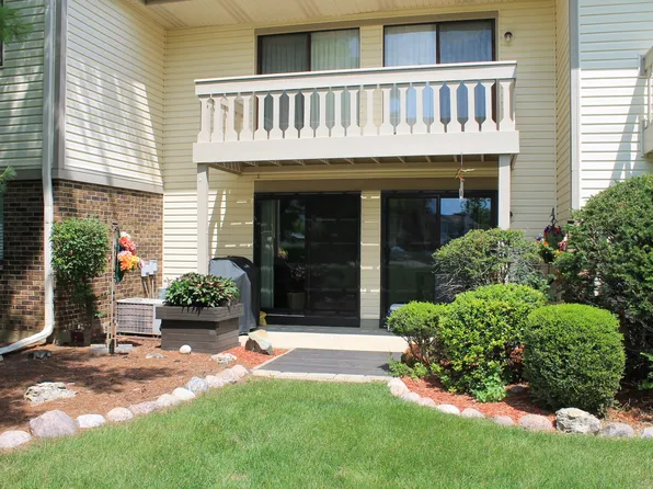 5152 Coventry Ln #1-9-C, Gurnee, IL 60031