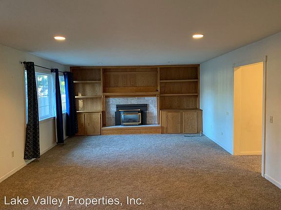 4th image of 3412 Spruce Ave