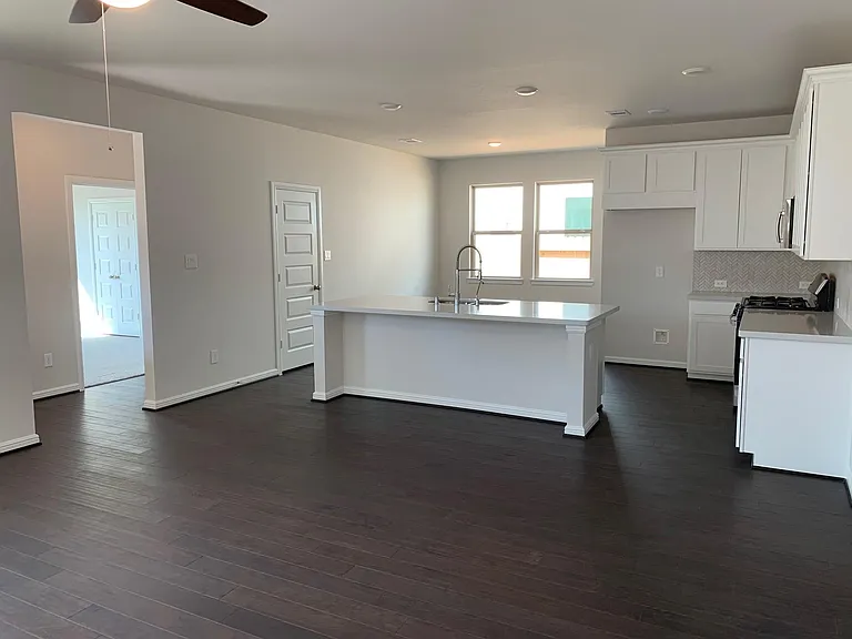 8022 Cliffside Terrace Ct — Photo 9
