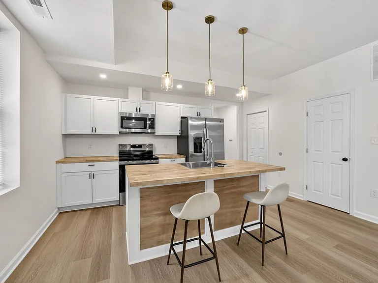 1127 Orren St NE — Photo 5
