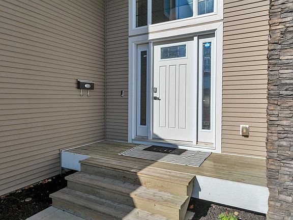 2nd image of 25 S Cascade St