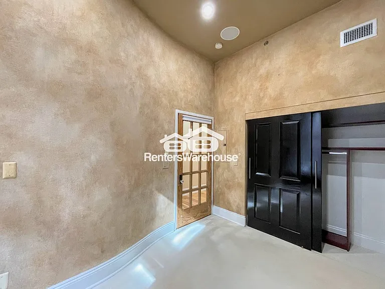 219 Granby St #20 — Photo 22
