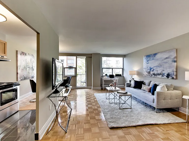 680 Roselawn Ave — Photo 29