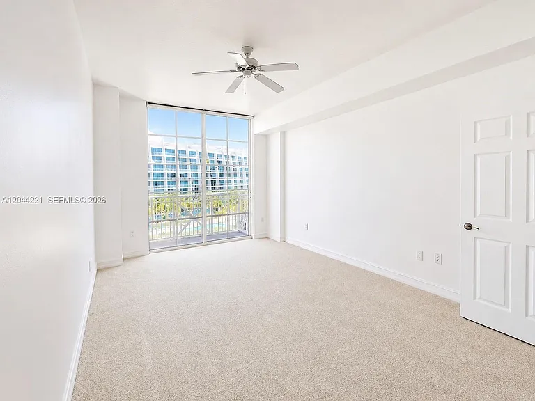 3001 NE 185th St #515 — Photo 8