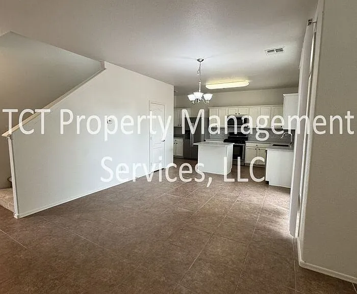 31304 N Cavalier Dr — Photo 2