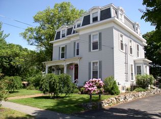 10 Pleasant St APT 1B, Georgetown, MA 01833