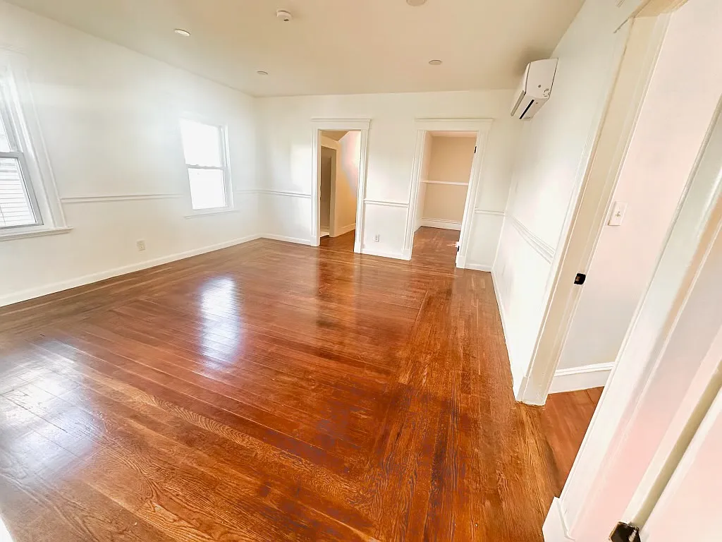 4 bed, 1300 sqft, $2,600 — Photo 3