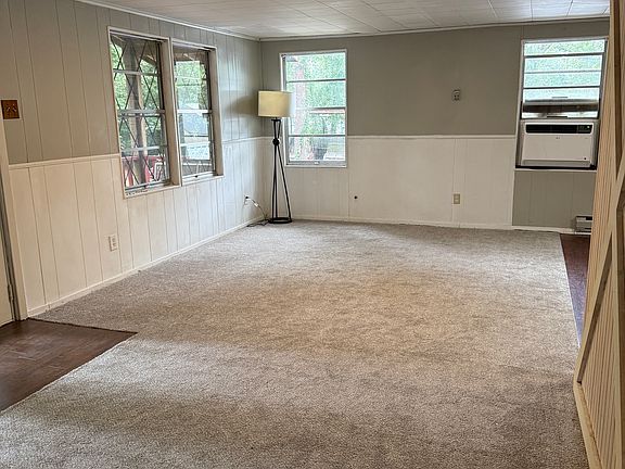 3rd image of 15365 Crowley Rd #1