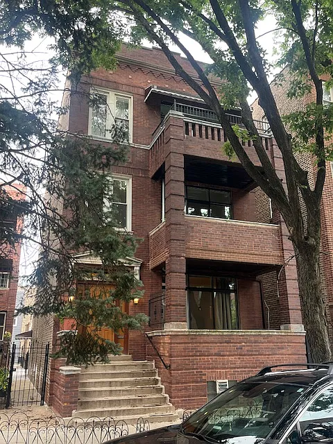 820 N Leavitt St #2