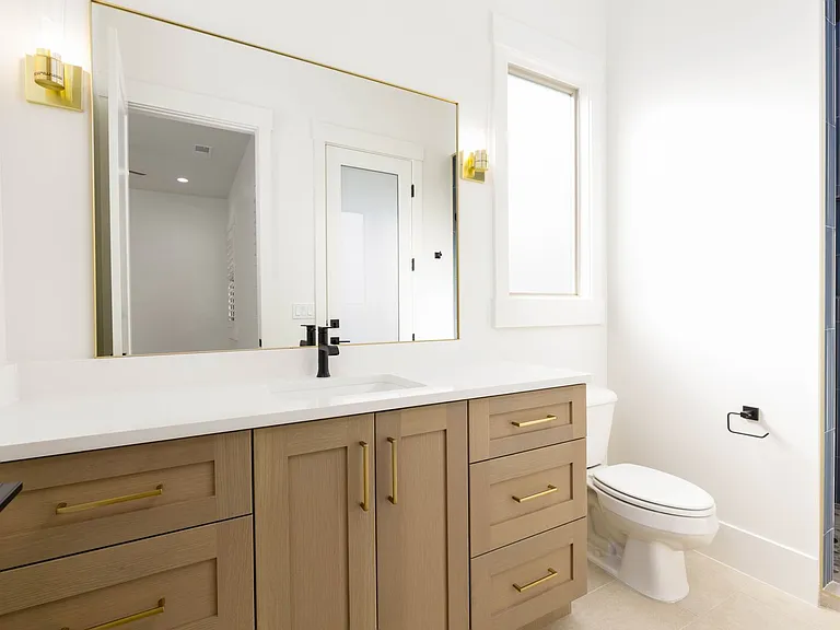 345 E Sidbury Rd — Photo 26