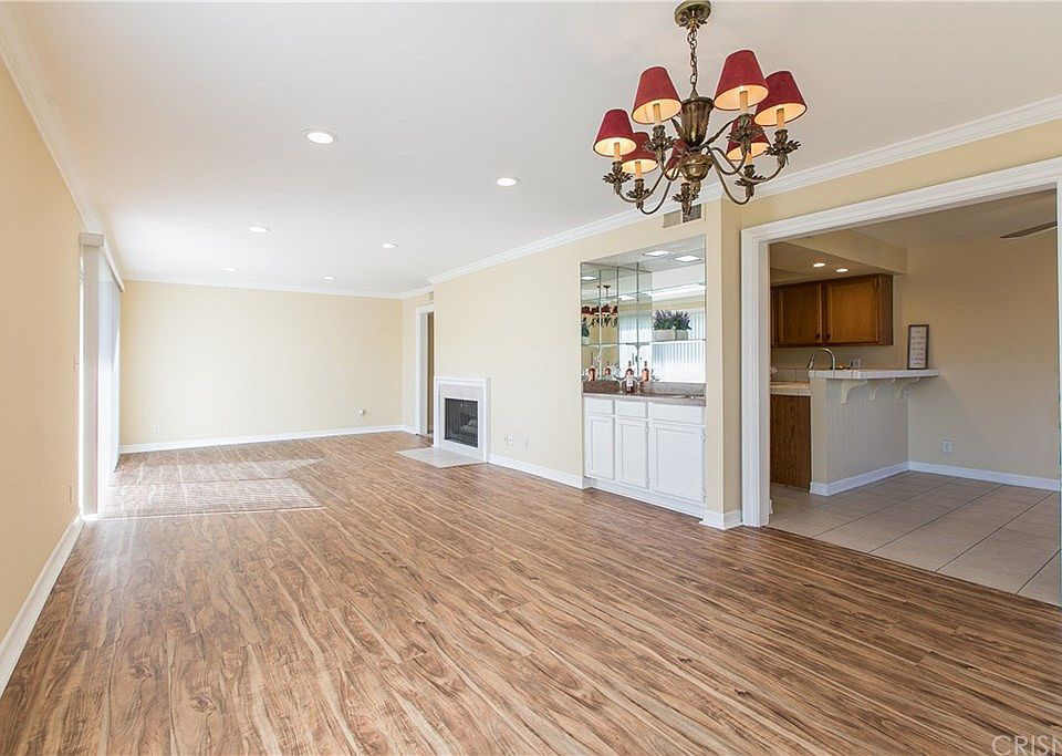 1st image of 5440 Lindley Ave Unit 213