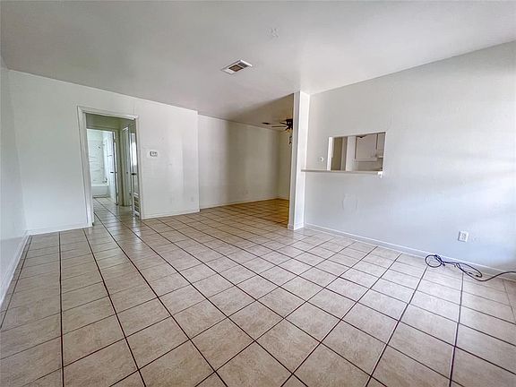 4th image of 5704 Edgemoor Dr APT 60