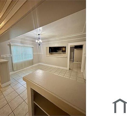 4th image of 1048 W 54th St #1048