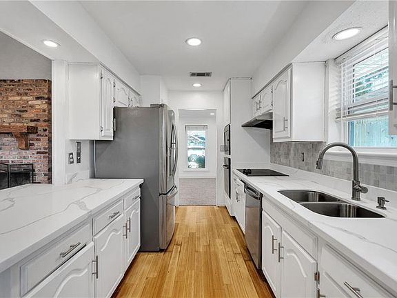 5th image of 1608 N Woodlawn Ave