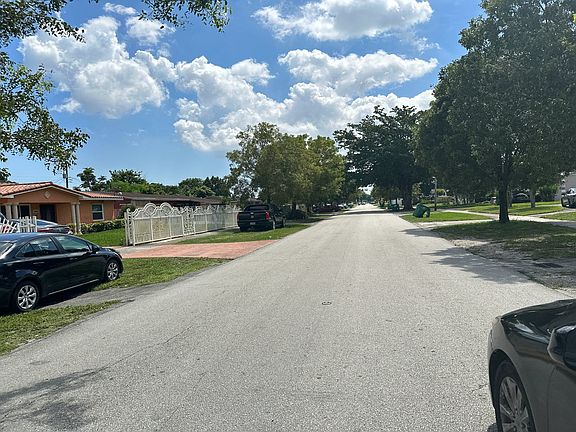 4th image of 18041 NW 14th Ave