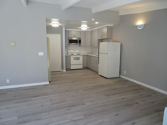 2nd image of 680 Morse Ave APT 1