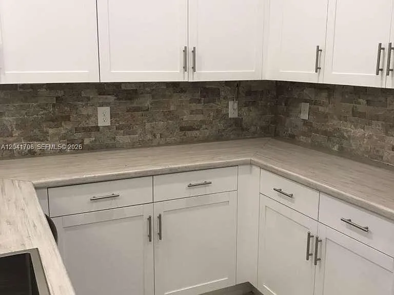 21018 NE 8th Ave #21018 — Photo 32