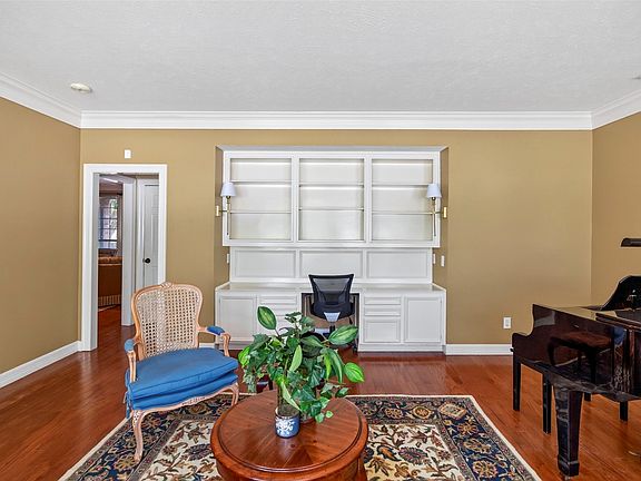 5th image of 5108 Golden Ln