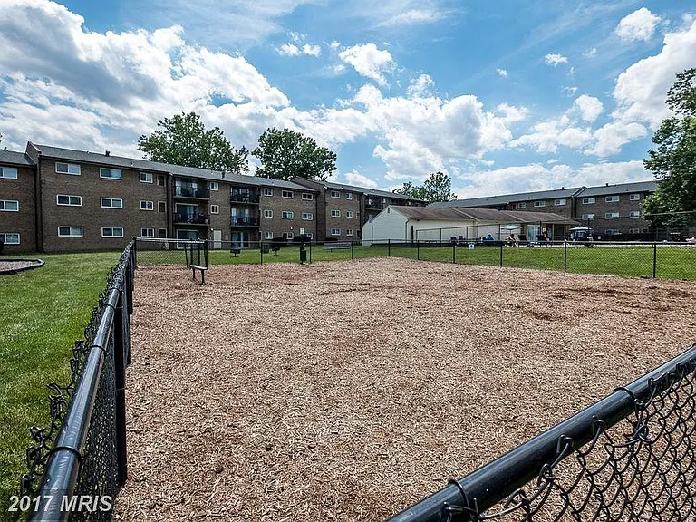 355 Gatewater Ct — Photo 5