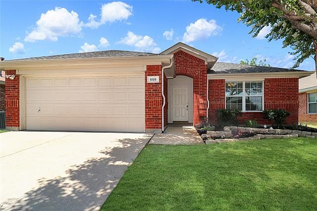 1st image of 808 Deerbrook Cir