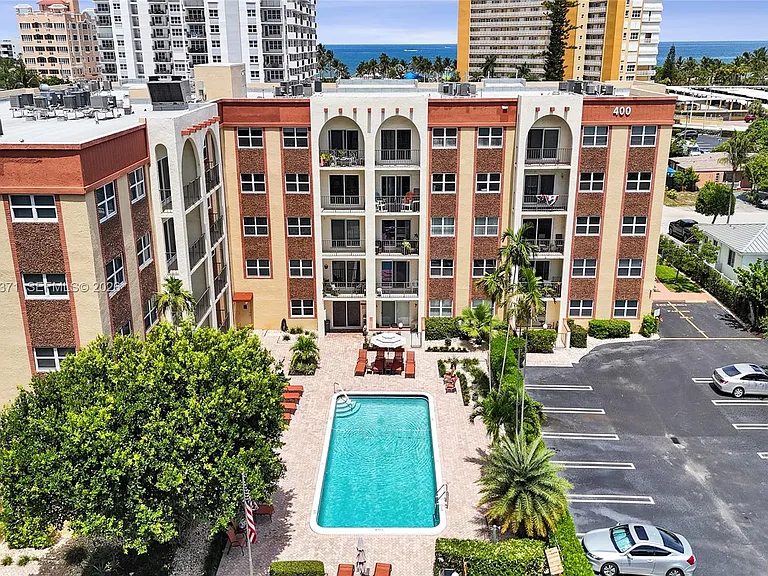 400 N Riverside Dr #501 — Photo 35