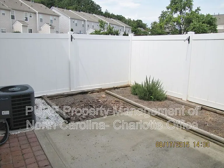 18040 Delmas Dr — Photo 29