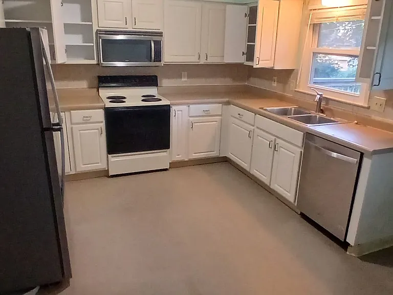 513 NW 88th St — Photo 32