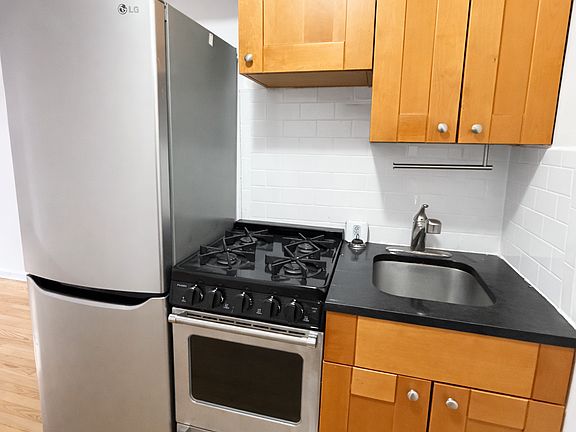 4th image of 404 E 75th St APT 1A