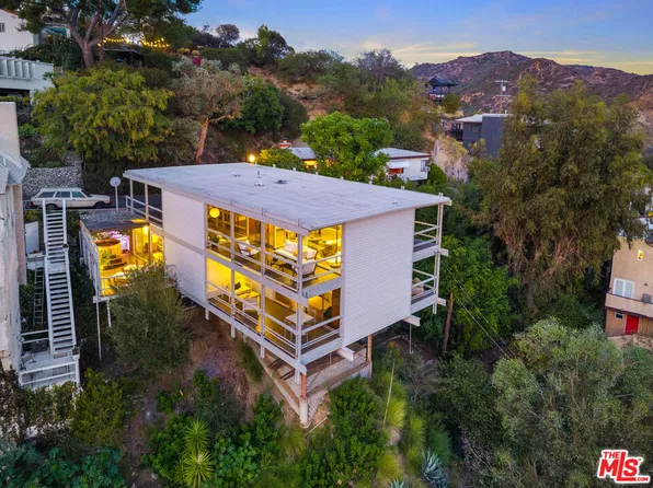 2871 Hollyridge Dr, Los Angeles, CA 90068