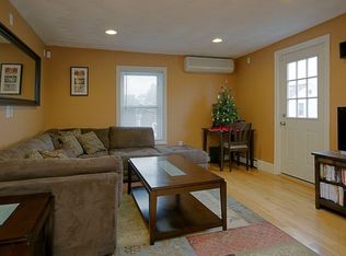 134 3rd St #3, Cambridge, MA 02141