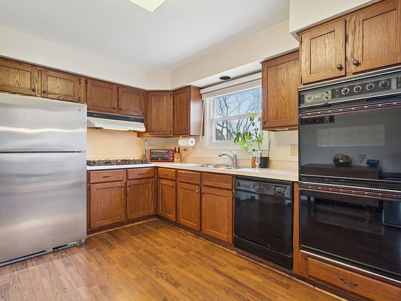5th image of 1413 Dartmouth Ln