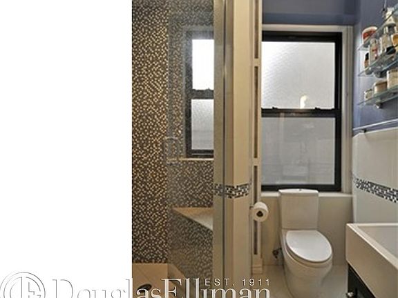 4th image of 749 W End Ave #3E