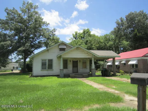 252 E Academy St, Canton, MS 39046