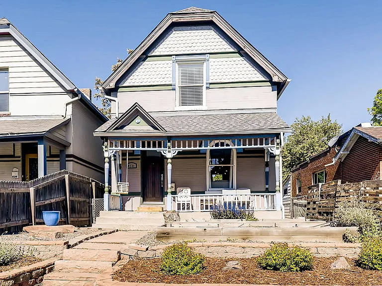 Street View - quiet street w/ ample parking