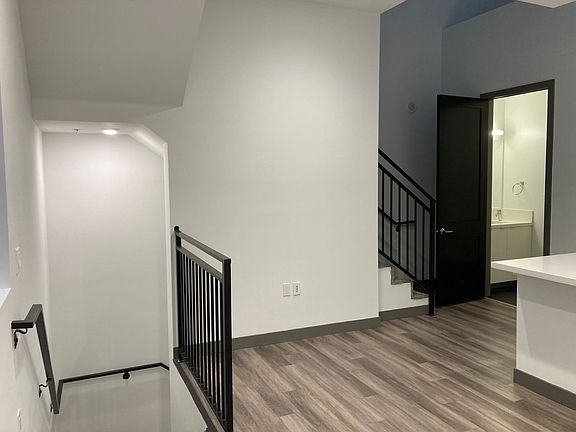 4th image of 161 S Normandie Ave #9