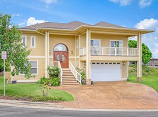 32 W Kapueone Pl, Wailuku, HI 96793