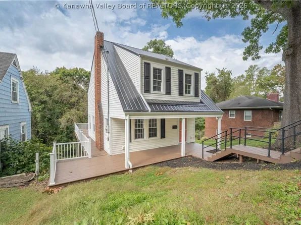 606 Montrose Dr, South Charleston, WV 25303