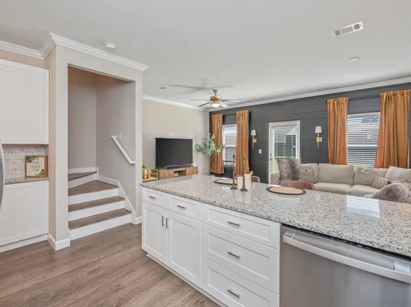 1802 Stable Ln #B2, Fort Walton Beach, FL 32547