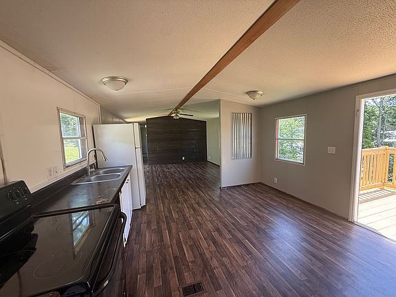 3rd image of 220 Thor Ln