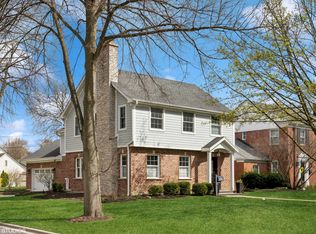 601 S Burton Pl, Arlington Heights, IL
