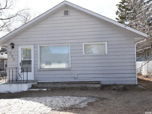 220 2nd STREET E, Nipawin, SK S0E 1E0