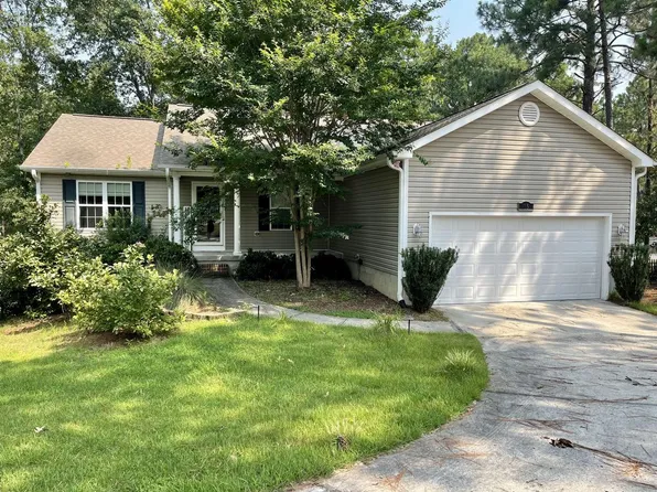 35 New Bedford Cir, Pinehurst, NC 28374