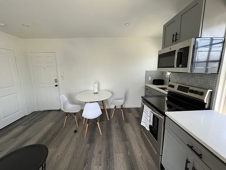 1501 S Adams St #4 — Photo 4