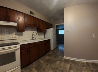 13121 6th St #4, Grandview, MO 64030