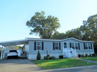 8 Hillview Dr, West Springfield, MA 01089