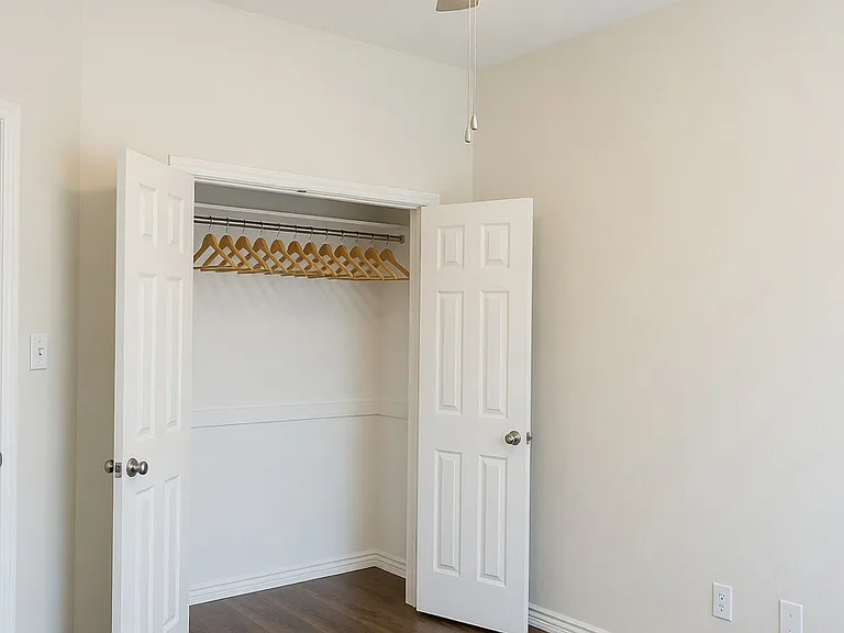11724 Wild Pear Ln — Photo 9