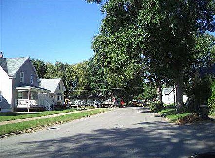 2nd image of 917 Bertch Ave