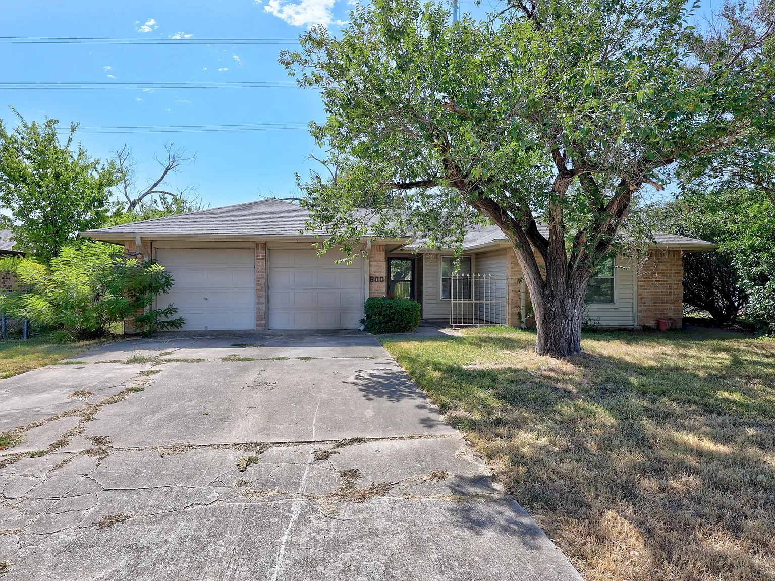 3 bed, 1292 sqft, $1,700 — Photo 2